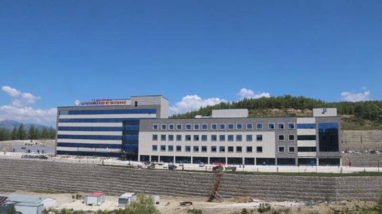 diyaliz-cihazlari-depoda-curutuldu-milyonlarca-lira-degerindeki-cihazlarin-cop-olmasi-kabul-edilemez-ixYm6jT5.jpg