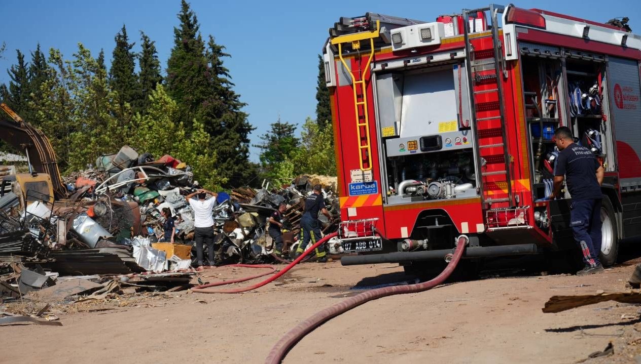 antalyada hurdacida yangin HLfVRw7m