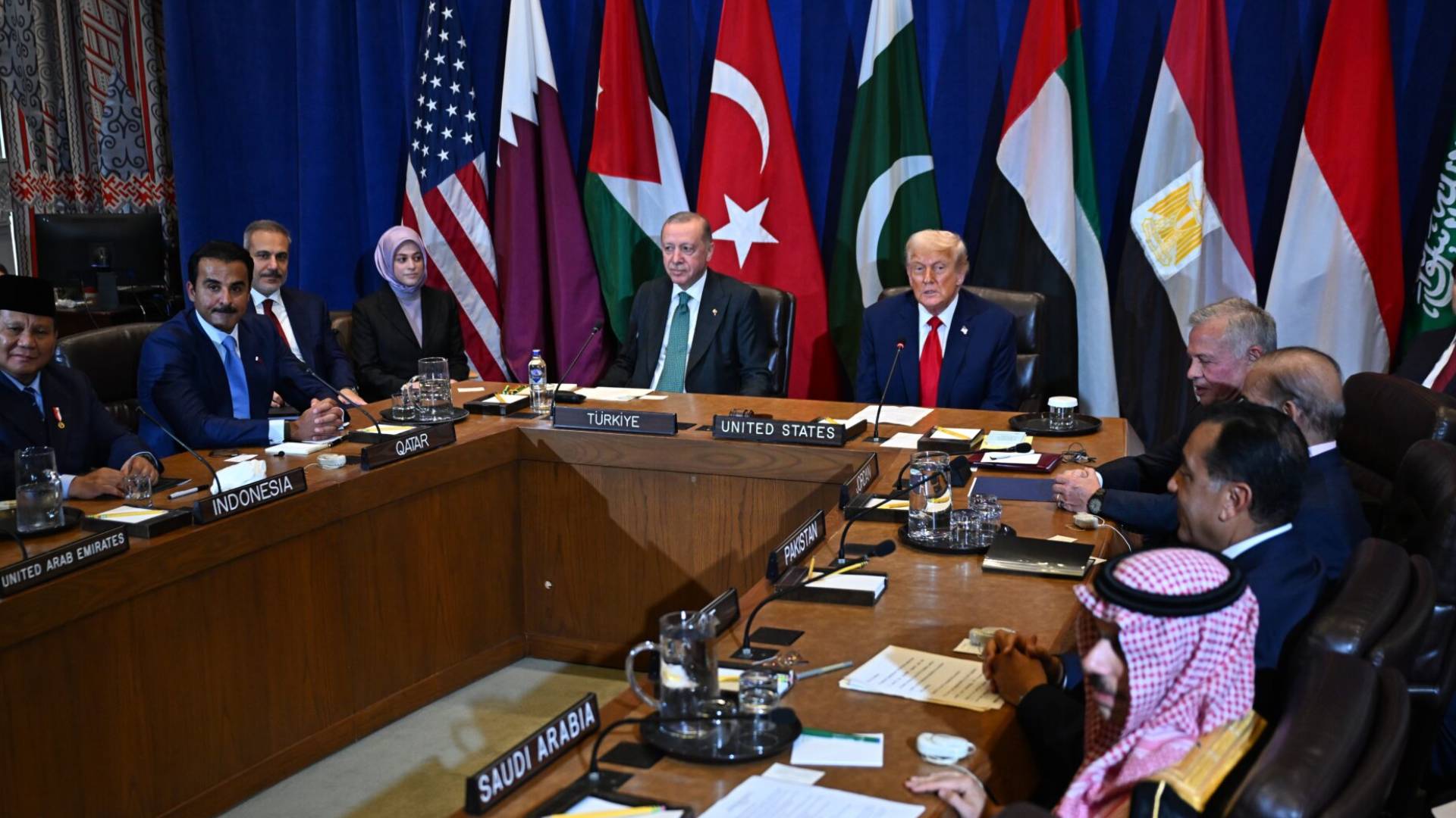 murat yetkin trumpin erdogani toplantida yanina bas koseye oturtmasinin anlami teKFLRWT