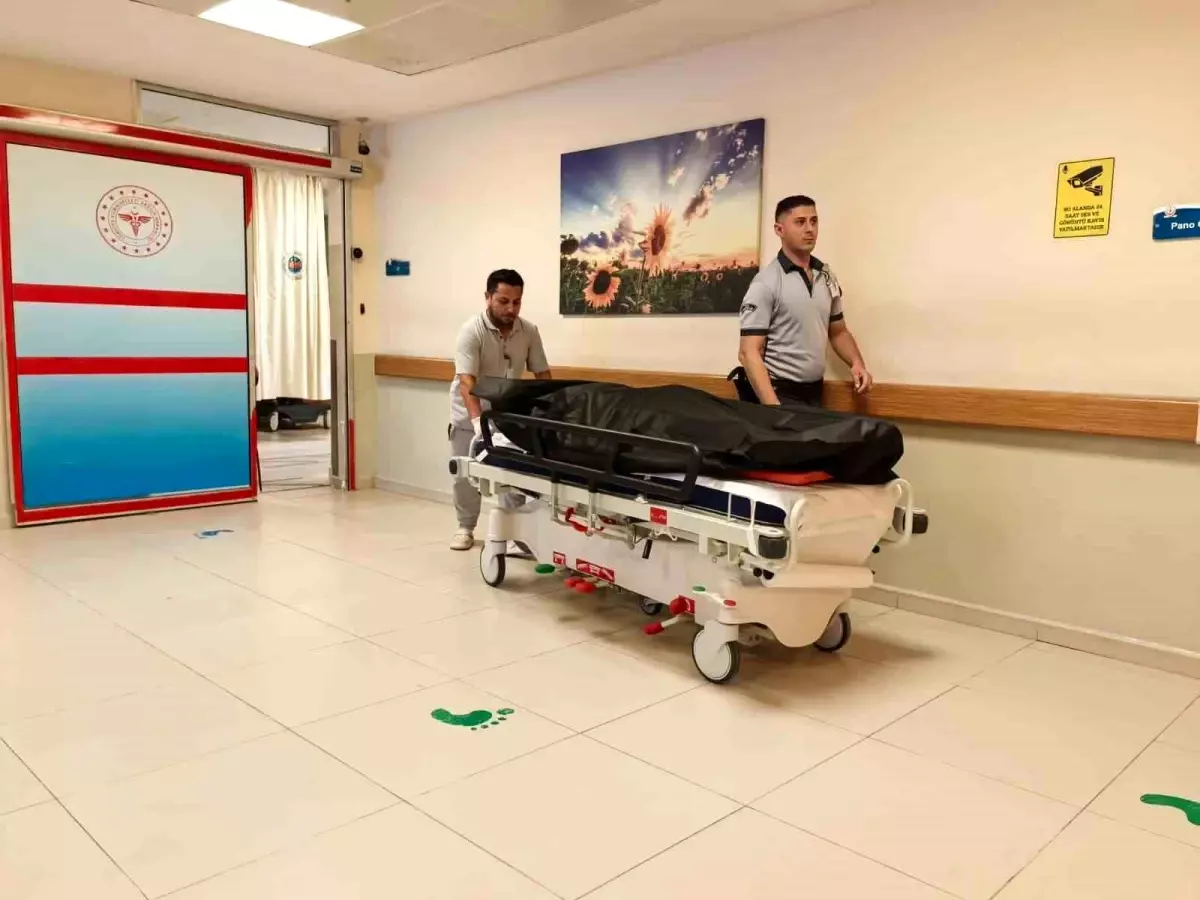 bursada misir uyruklu adam arkadaslari tarafindan hareket halinde bulundu hayatini kaybetti 2WU9HYee.jpg