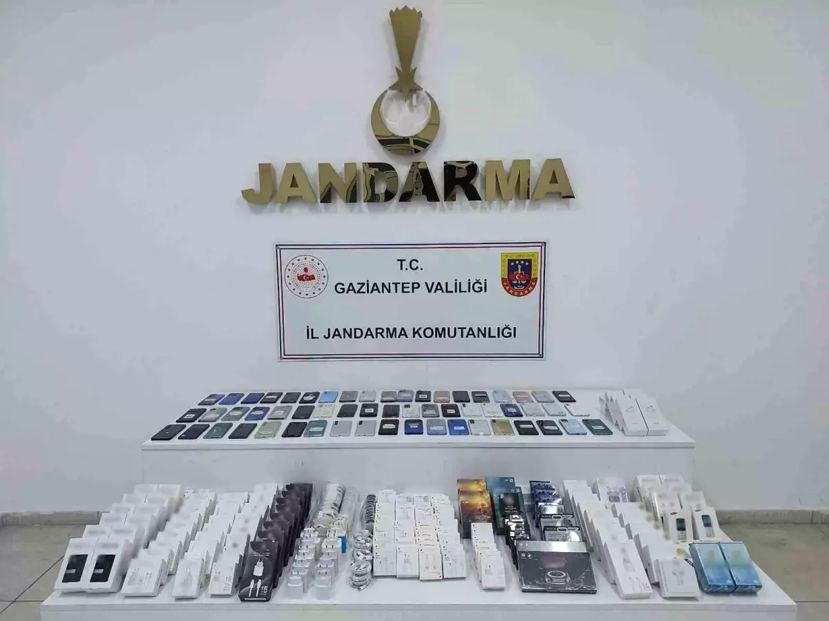 gaziantepte kacak elektronik urun operasyonu 1975000 tl degerinde urun ele gecirildi jPMMxrPB.jpg