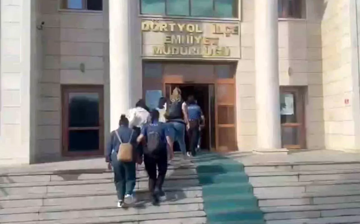 hatayda kacak calisan yabanci uyruklu kadinlar gozaltina alindi ZvKkAjq4