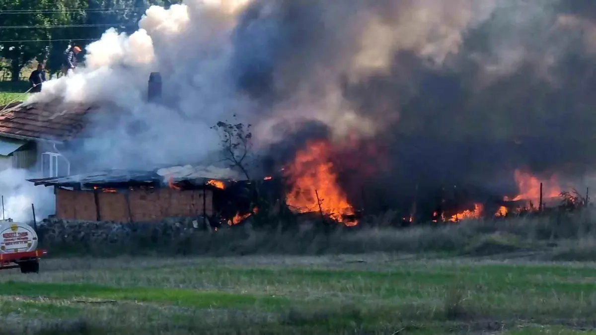 kutahyada ev yangini maddi hasar Q34UkuWj.jpg