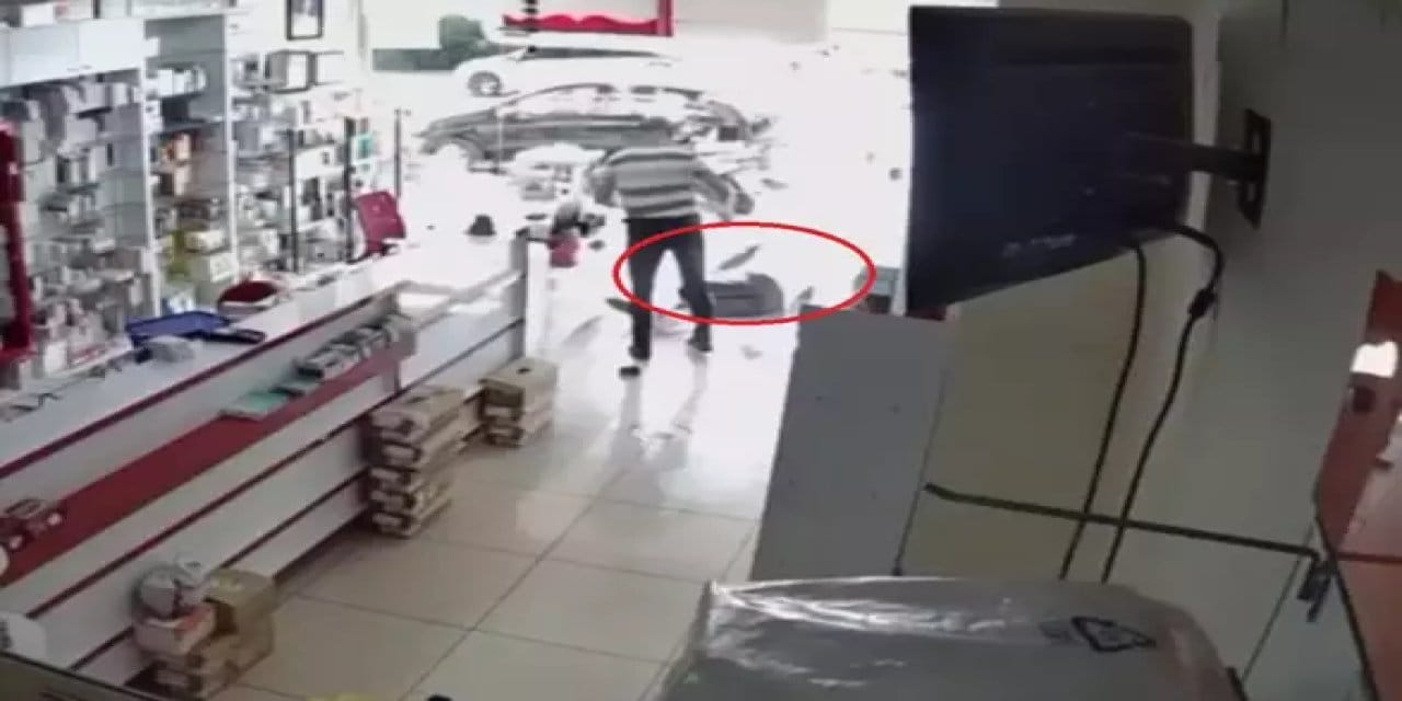 o saldirinin bir de oncesi varmis eczaci teknisyeninin yasli adami tartakladigi ortaya cikti Ek6ROfqp.jpg